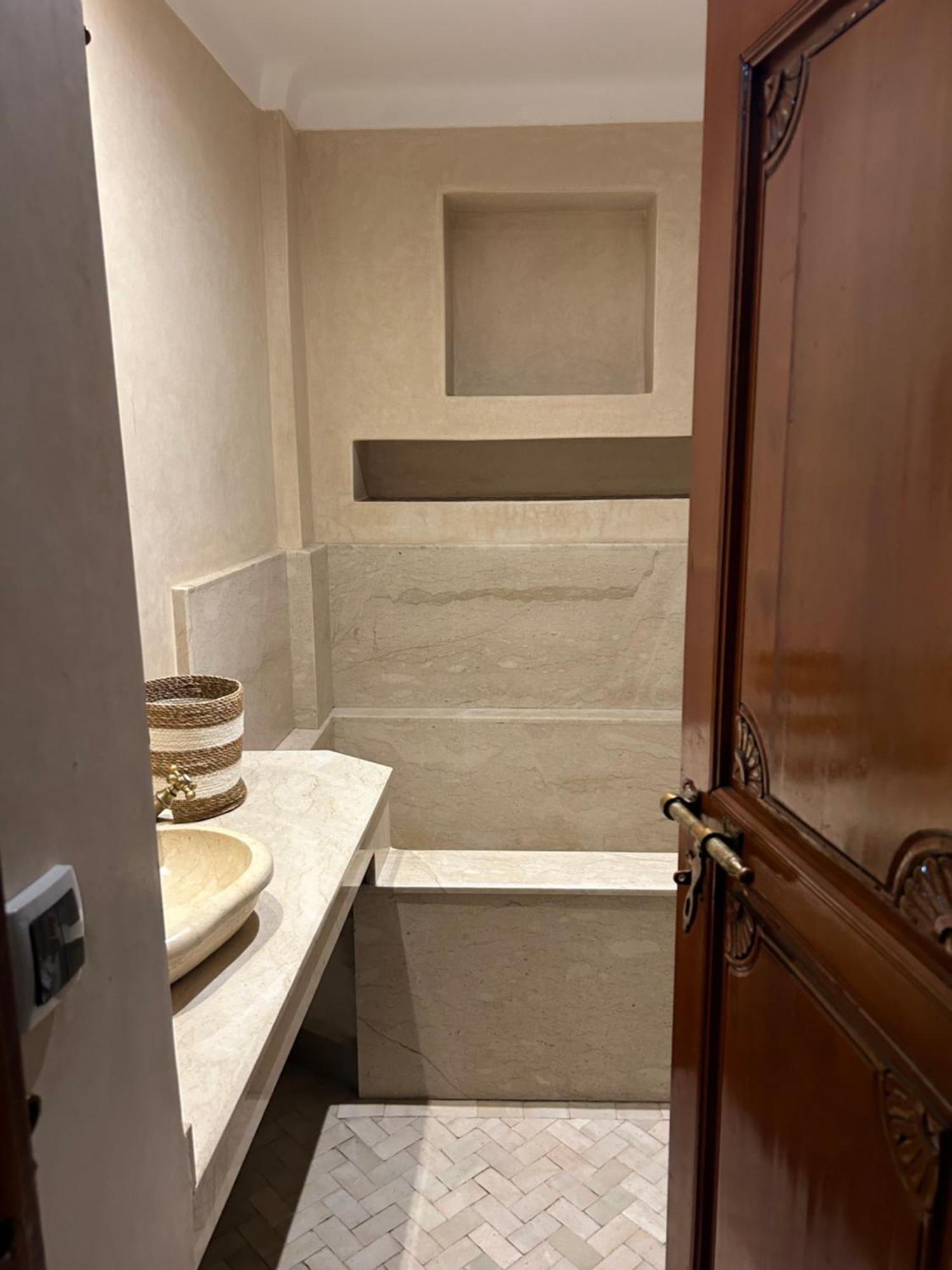 Riad Amazing Amazigh Avec Jacuzzi Petit Dejeuner Compris Avec Aussi Chambres Familiales Pres De La Place Jemaa El Fna Marrakesh Exterior photo