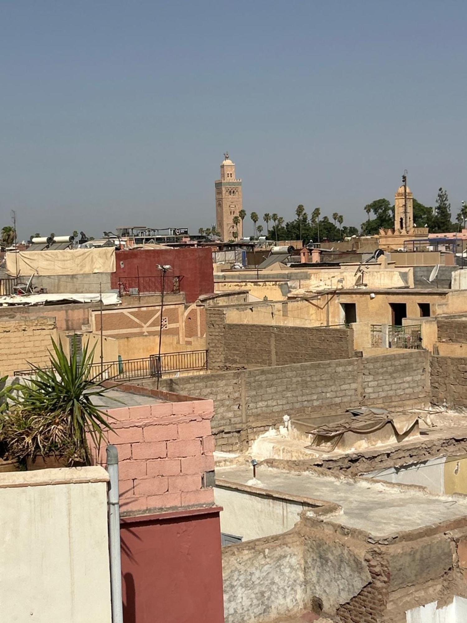 Riad Amazing Amazigh Avec Jacuzzi Petit Dejeuner Compris Avec Aussi Chambres Familiales Pres De La Place Jemaa El Fna Marrakesh Exterior photo